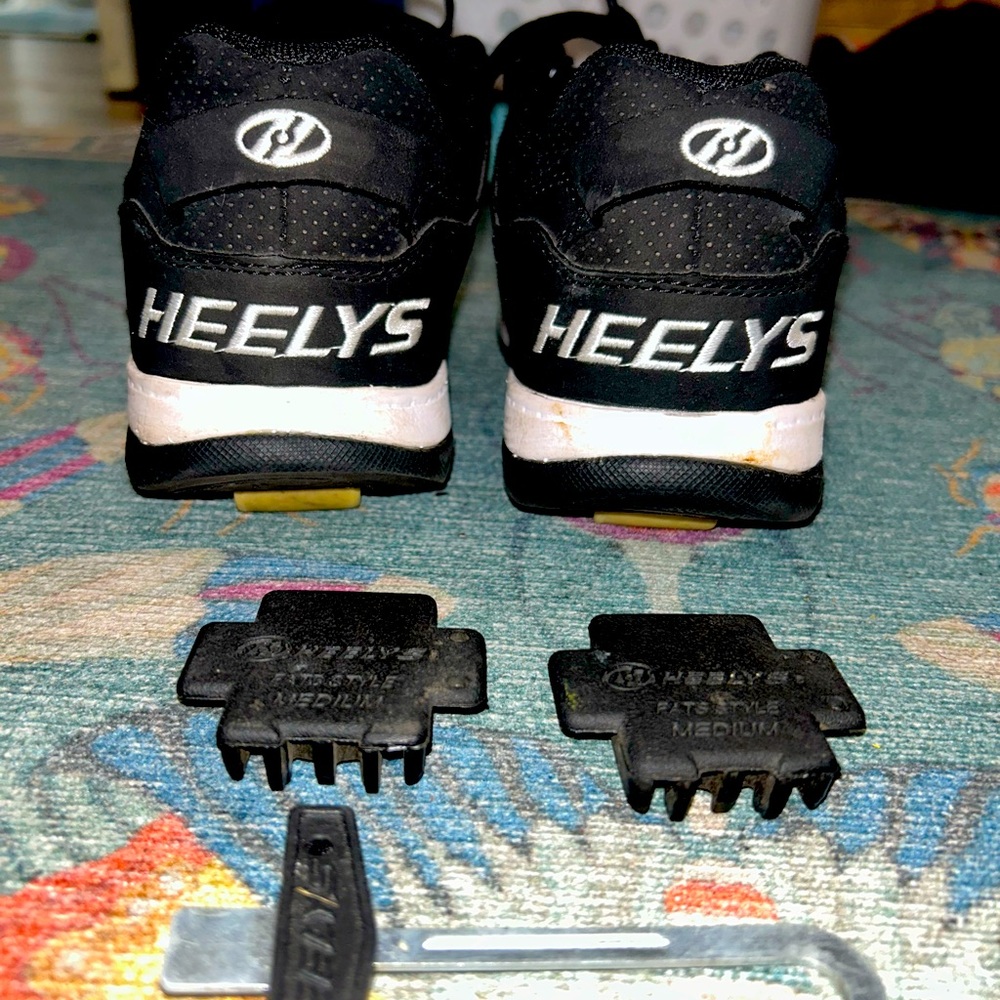 Heelys size 4 Youth